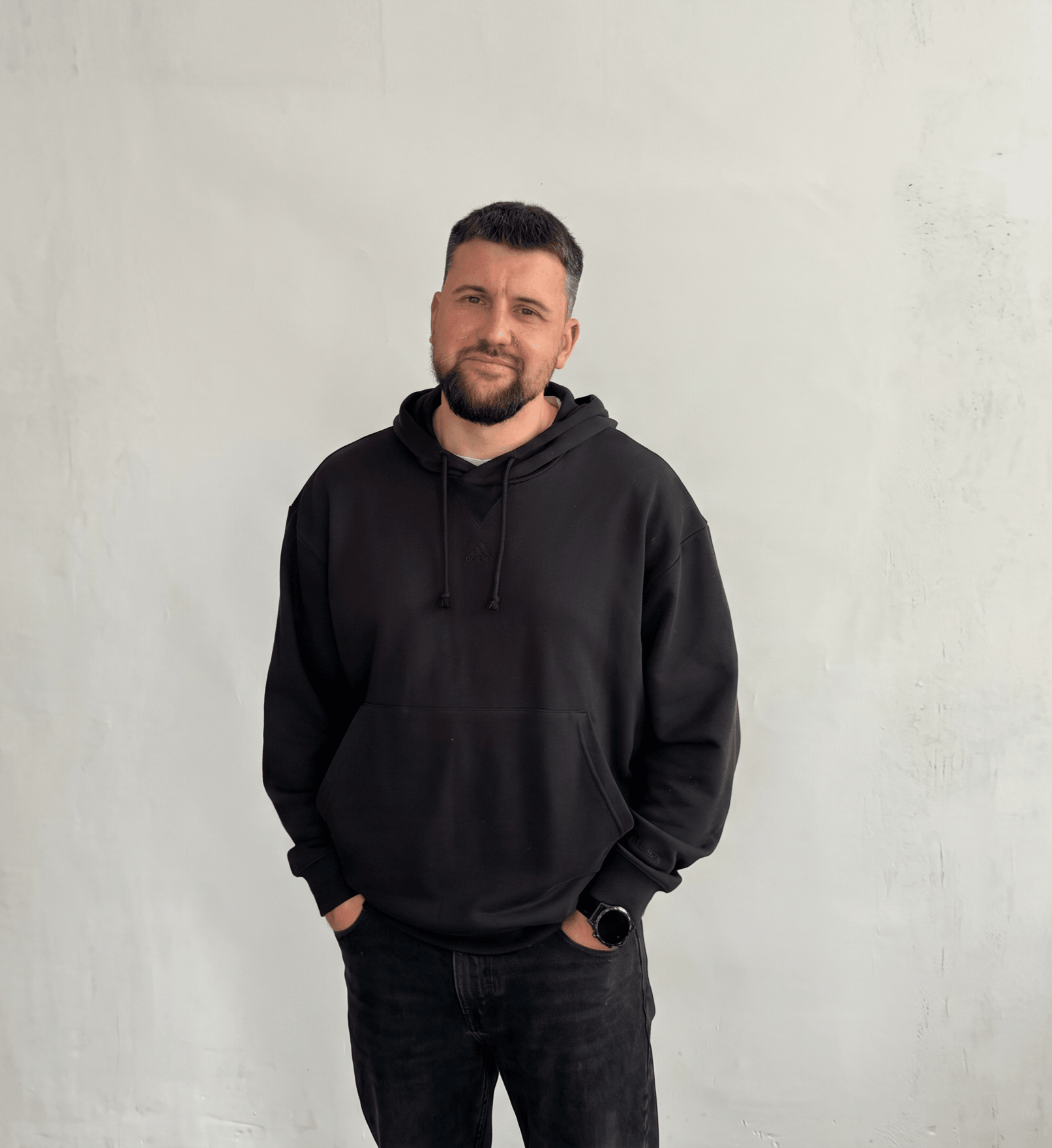 Mikhel - Artist Portrait